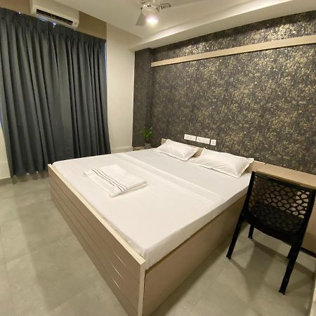 Karippals Inn Kottayam Bagian luar foto