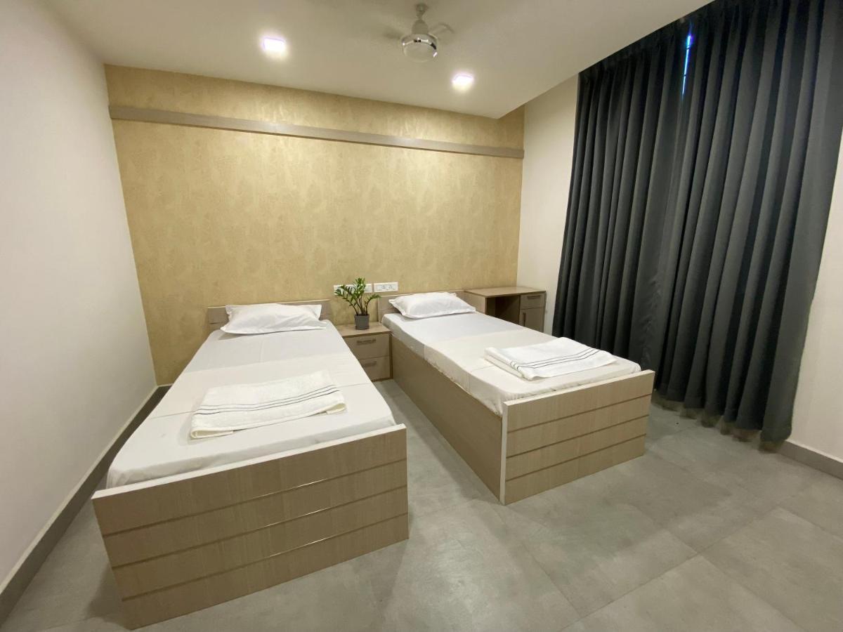 Karippals Inn Kottayam Bagian luar foto