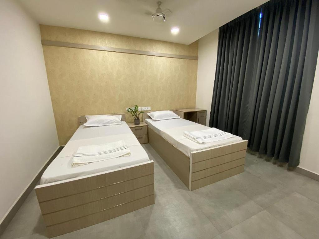 Karippals Inn Kottayam Bagian luar foto