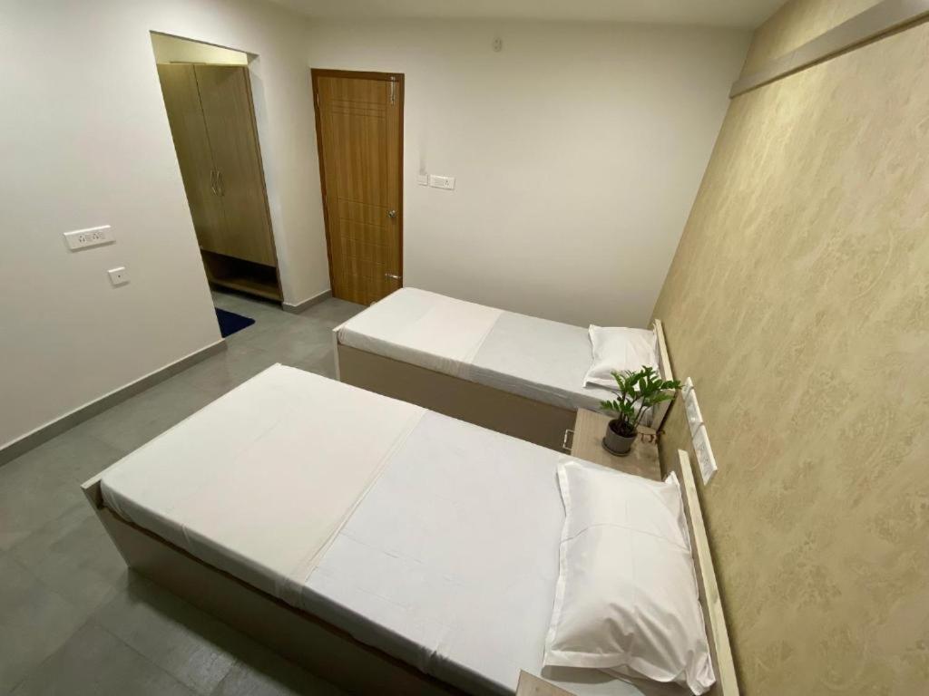 Karippals Inn Kottayam Bagian luar foto